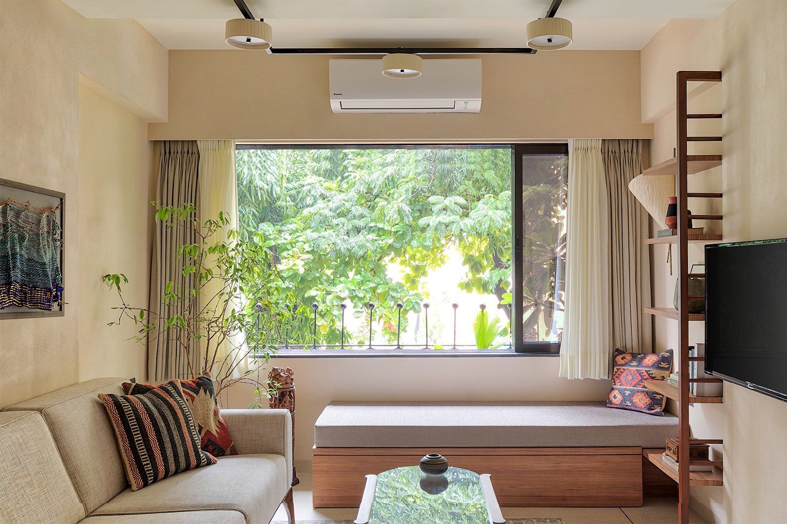 Maximizing Space: Small Apartment Interior Design Ideas